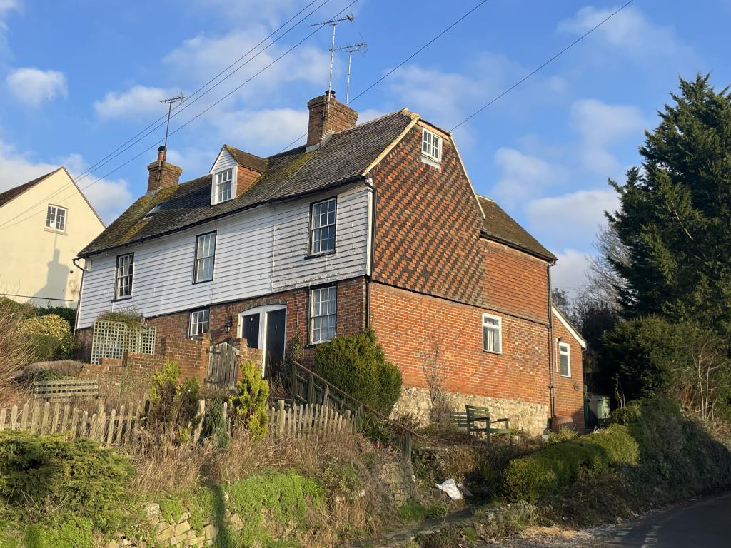 Lot: 27 - PERIOD END-TERRACE COTTAGE FOR MODERNISATION - view of village cottage for refurbishment